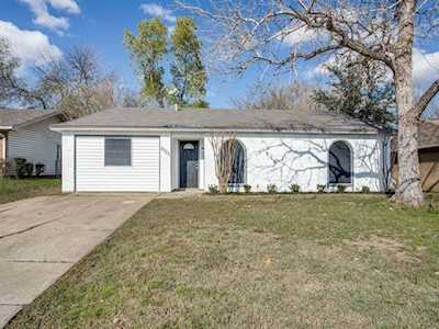 5733 Macrae Street Haltom City, TX 76148