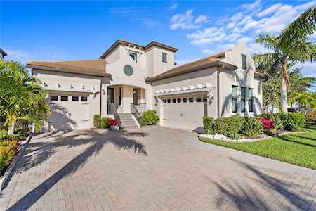 3027 Christophers Watch Ln Ruskin, FL 33570