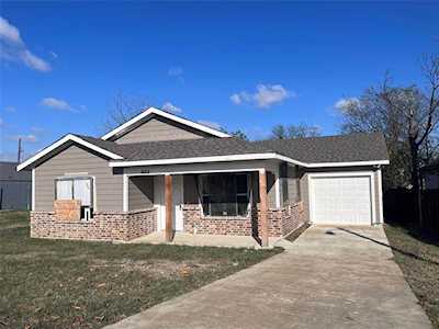 909 E Allen Avenue Fort Worth, TX 76104