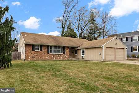 412 Saint Johns Dr Cherry Hill, NJ 08034
