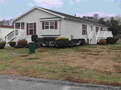22 Comfort Ln South Kingstown, RI 02879