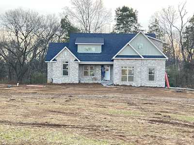 1013 Emerald Valley Dr Castalian Springs, TN 37031