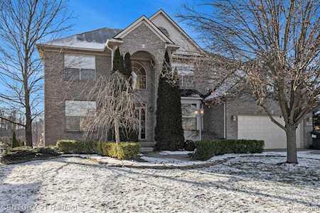 58921 Carriage Ln Lyon Twp, MI 48178