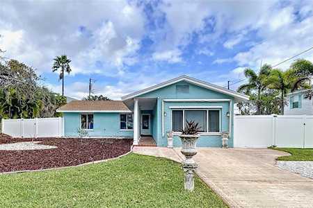 16315 1st St E Redington Beach, FL 33708