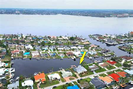 cape coral yacht club homes