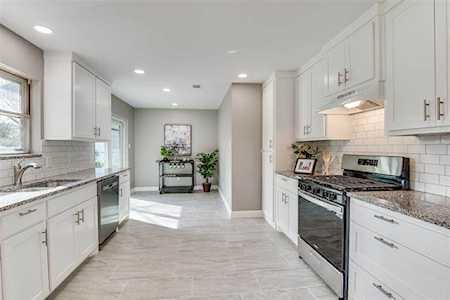 2718 Norwood Lane Arlington, TX 76013