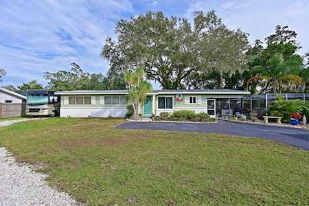 1211 67th St NW Bradenton, FL 34209
