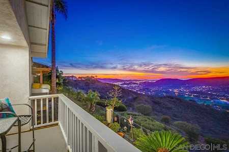 1977 Woodland Heights Gln Escondido, CA 92026
