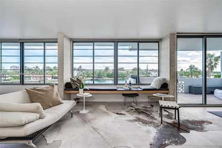 9101 E Bay Harbor Dr #301 Bay Harbor Islands, FL 33154