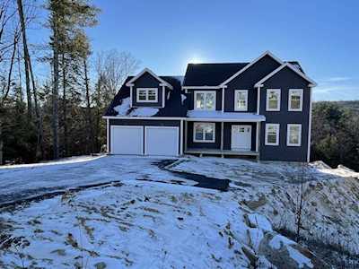 16 Sprague Mill Rd Bedford, NH 03110