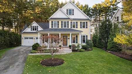153 Livingston Circle Needham, MA 02492