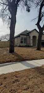 624 E Davis Avenue Fort Worth, TX 76104