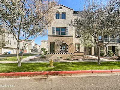 2736 S Harmony Avenue Gilbert, AZ 85295