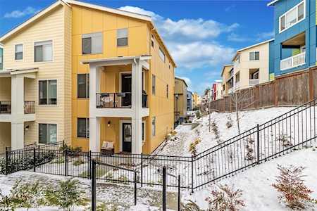 9834 11th Ave SW Seattle, WA 98106