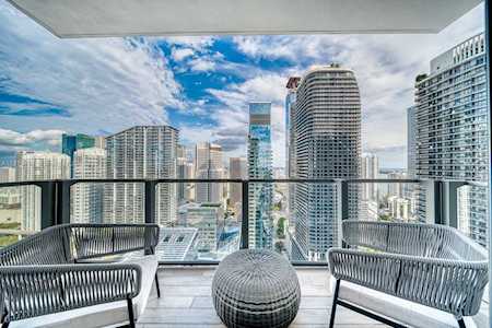 88 SW 7th St #3203 Miami, FL 33130