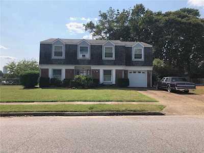 4453 Hudgins Dr Virginia Beach, VA 23455