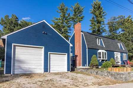 3 8th St Kingston, NH 03848