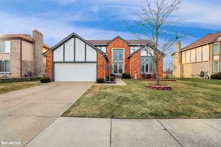 48311 Farah Drive Macomb, MI 48044