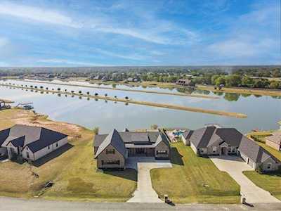 4016 Upper Lake Circle Granbury, TX 76049