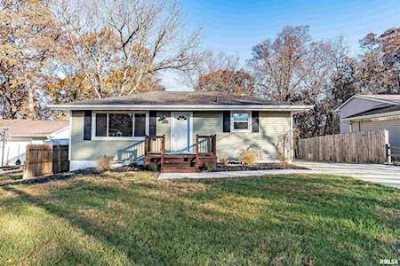 3527 W Elmwood Ct Peoria, IL 61615