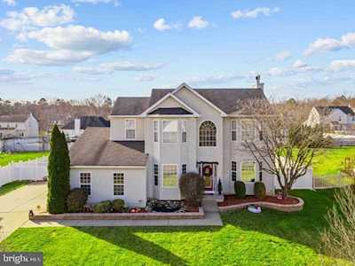 147 Ryans Run Sicklerville, NJ 08081