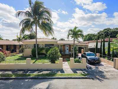 534 E 30th St Hialeah, FL 33013