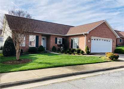 1272 Wexford Village Circle Lenoir, NC 28645