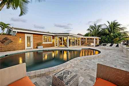 2217 NE 19 Ave Wilton Manors, FL 33305