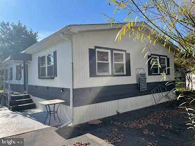 44 Panda Ln Whiting, NJ 08759