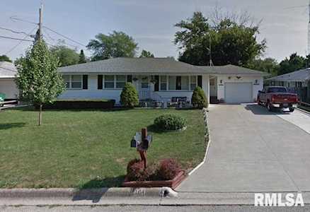 104 W Osage Ave Washington, IL 61571