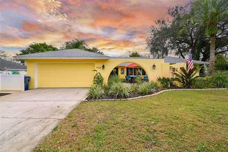 7968 Idlewild Ln Largo, FL 33777