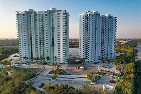 2681 N Flamingo Rd #903S Sunrise, FL 33323