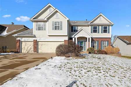 1885 Williamstown Dr St Peters, MO 63376