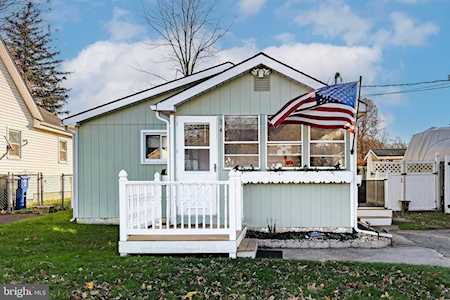 34 River Dr Toms River, NJ 08753