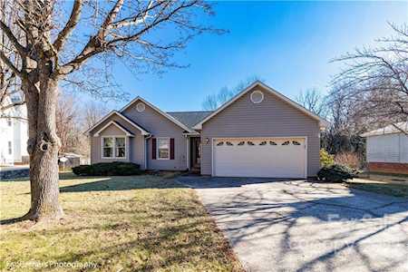 12 N Leslie Ln Asheville, NC 28805