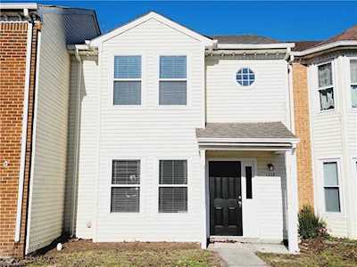 1217 Basswood Ct Chesapeake, VA 23320