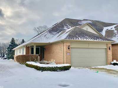 33864 Michigamme Dr Chesterfield, MI 48047