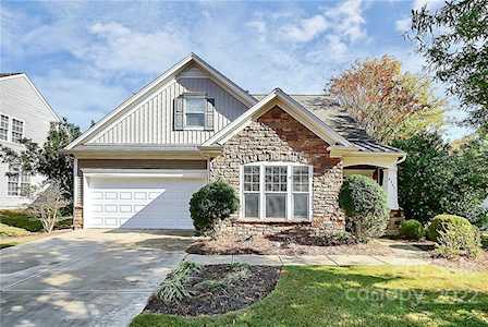 6902 Saranac Ln Matthews, NC 28105