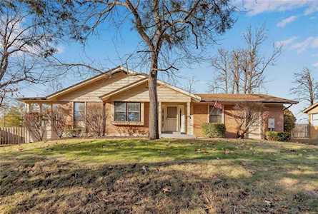 11 Cedarview Ct St Charles, MO 63303