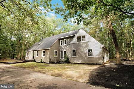 14 Pinecrest Dr Medford, NJ 08055