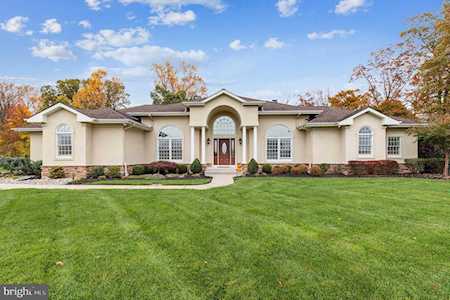 8 Meyers Creek Ct Sewell, NJ 08080