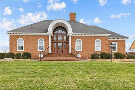 107 Riverside Dr Suffolk, VA 23435