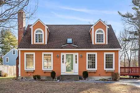 4 Kimberly Circle Amesbury, MA 01913