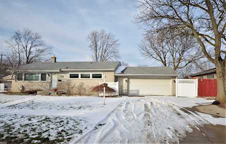 22315 E Price Dr Clinton Township, MI 48035