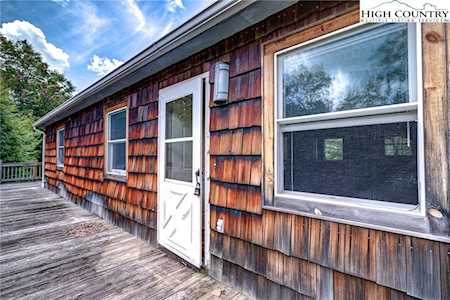 1722 White Rock Rd Blowing Rock, NC 28645