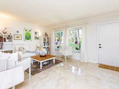 632 Snug Harbor Dr #D14 Boynton Beach, FL 33435
