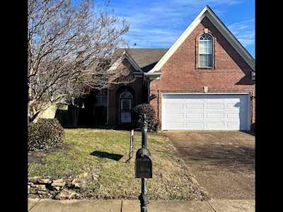 2820 Misty Bay Dr Memphis, TN 38002