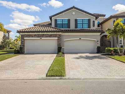 5915 Wake Forest RUN #101 Bradenton, FL 34211