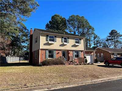 425 Longdale Cres Chesapeake, VA 23325