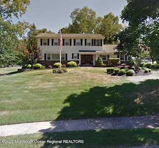 49 Rolling Knolls Dr Middletown, NJ 07748